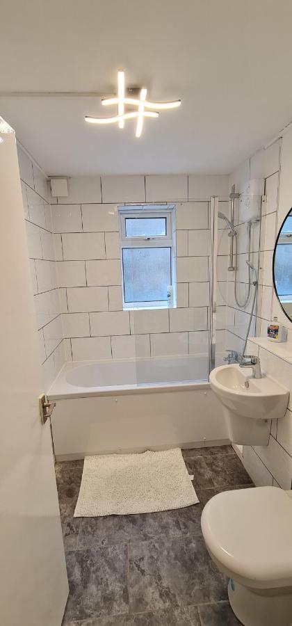 1 Bedroom Service Apartment With Netflix West Thurrock Εξωτερικό φωτογραφία
