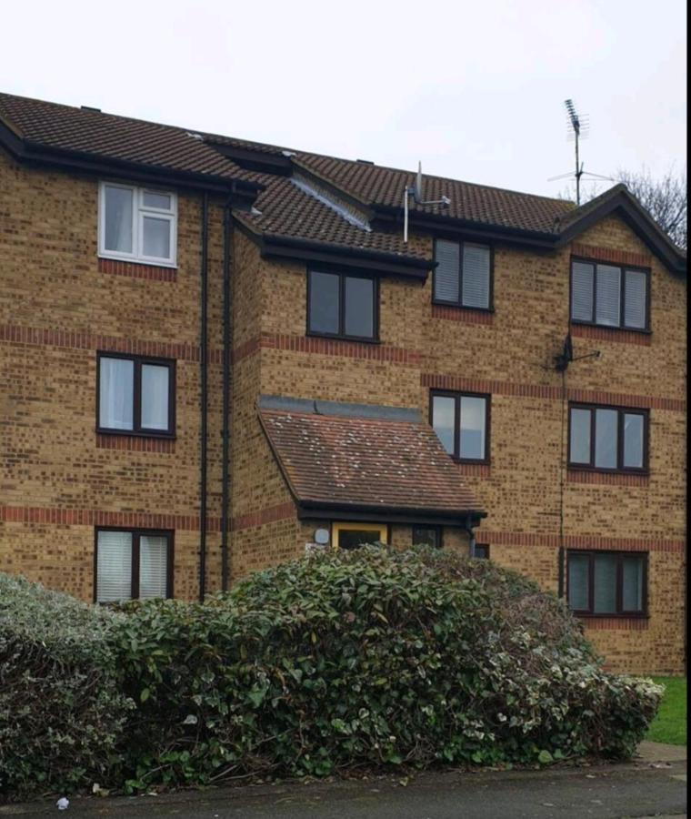 1 Bedroom Service Apartment With Netflix West Thurrock Εξωτερικό φωτογραφία